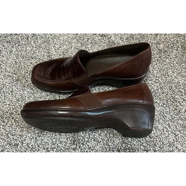 Clarks Susannah Brown Leather Alligator Croc Print‎ Loafers Women's Size 7.5 - Image 7