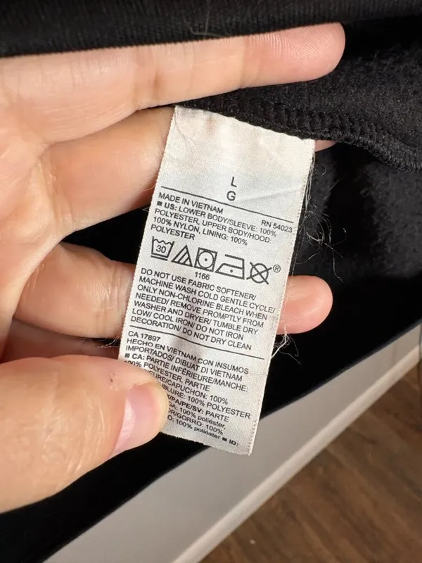 Old Navy black zip up fleece jacket - Image 4