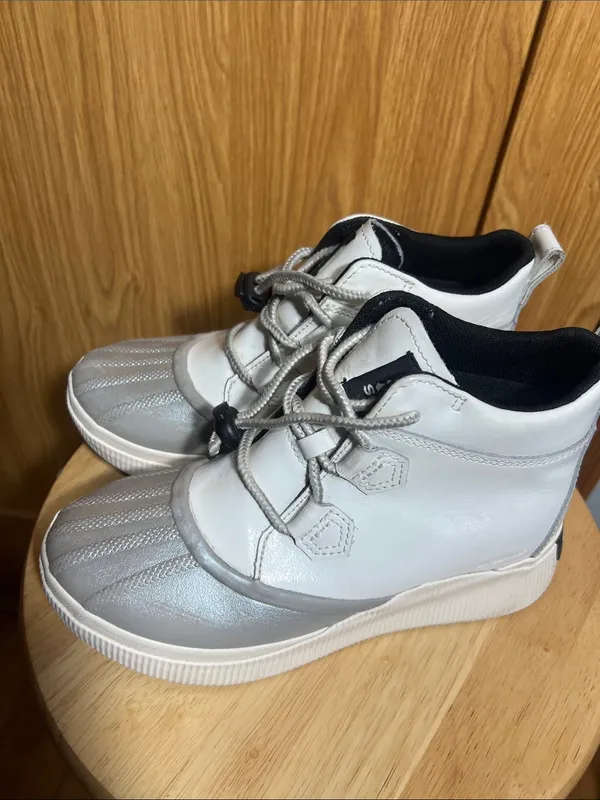 Sorel Gray & White Women's Duck Boot Sneakers - Image 4