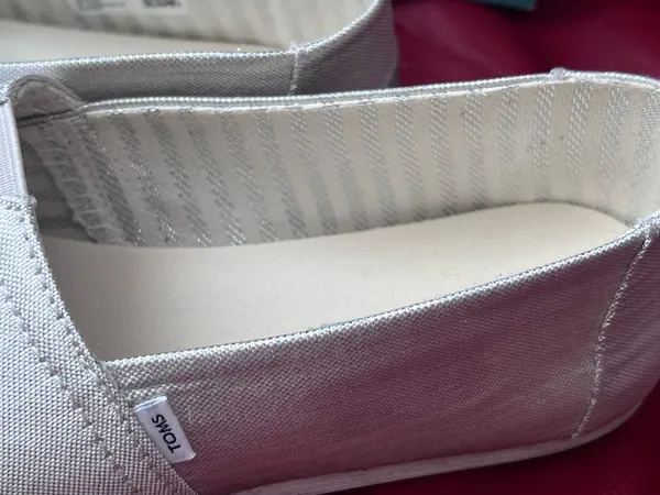 Toms Women’s Slip-On Alpargata Flats Canvas Silver Glimmer Size 9.5 - Image 6