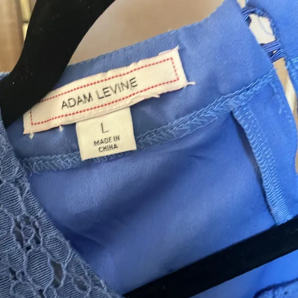 FINAL MARKDOWN Adam Levine Blue Sleeveless Lace front Top large - Image 4