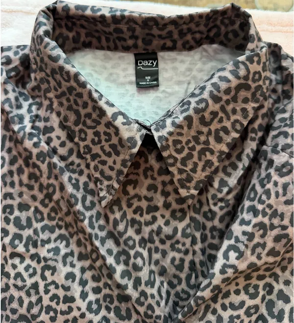 Shein Long Sleeve Button-Up Top - Image 3