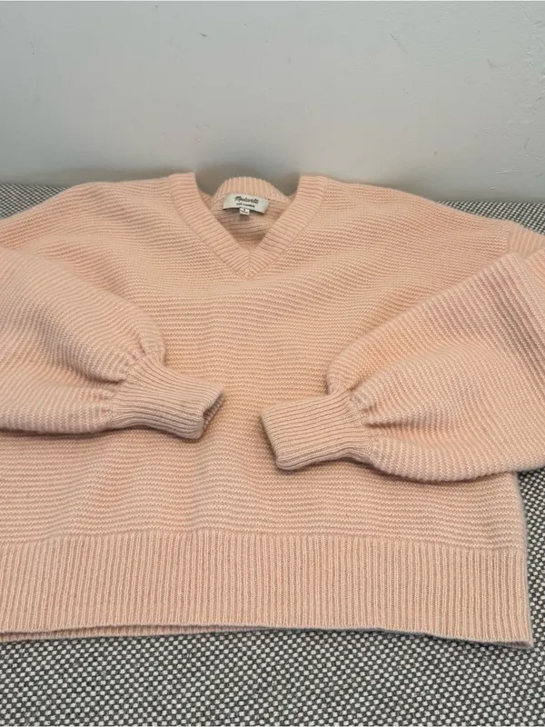 Madewell 100% cashmere V-Neck Sweater size s - Image 5