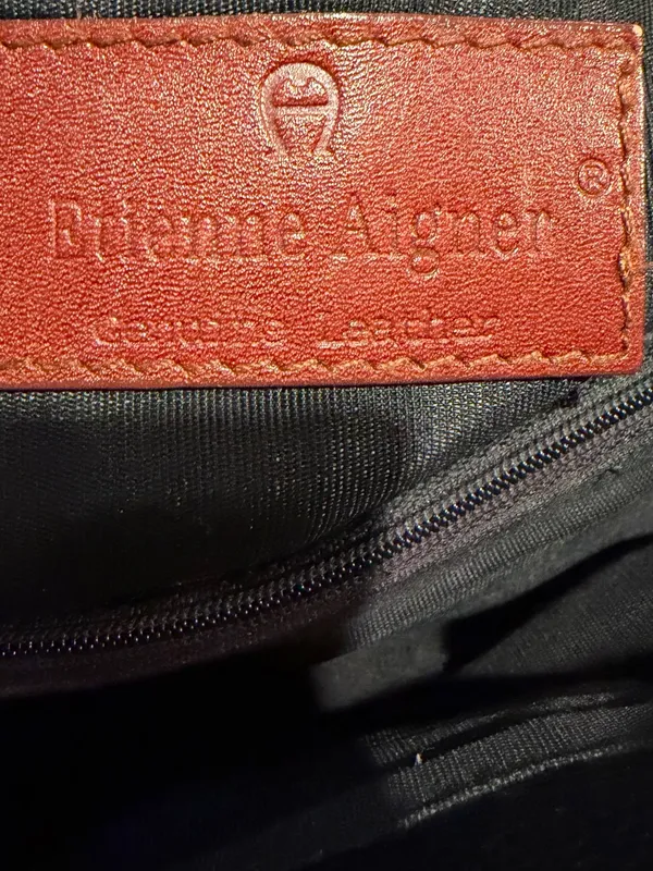 Vintage Etienne Aigner Black Shoulder Bag with Orange Trim - Image 5