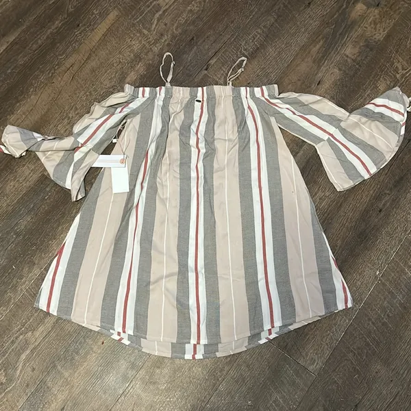 O Neill women’s shirt New Tan/Brown‎ Stripe Off Shoulder Top Size Large Flowy - Image 5