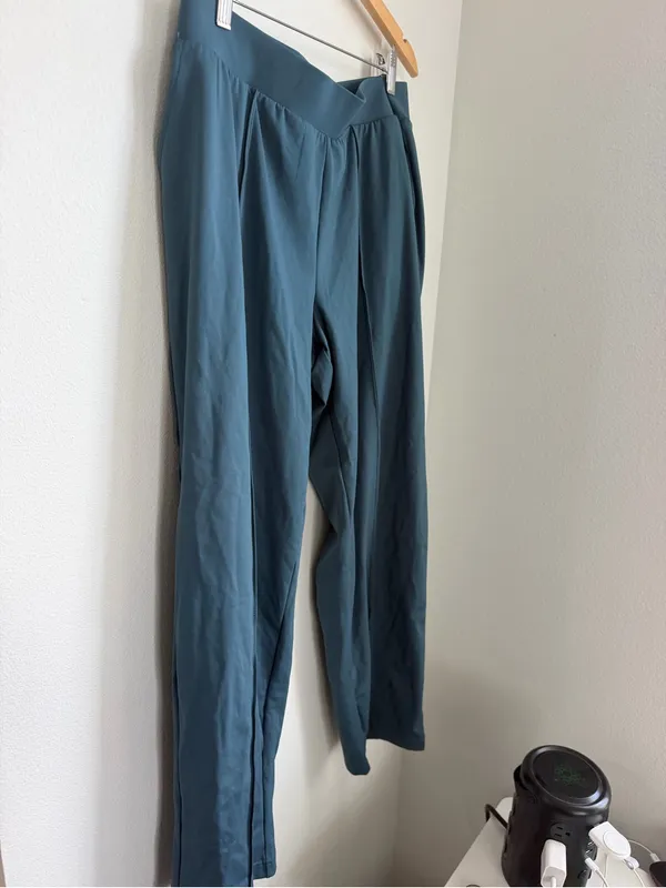 Mondetta Relaxed Straight Pants in Teal - Image 5