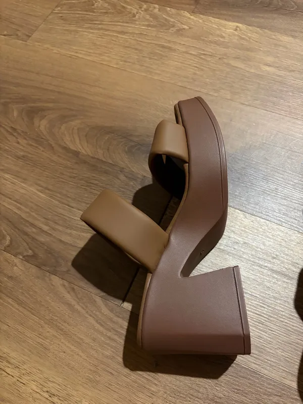 Boutique Brown Block Heel Sandals - Image 6