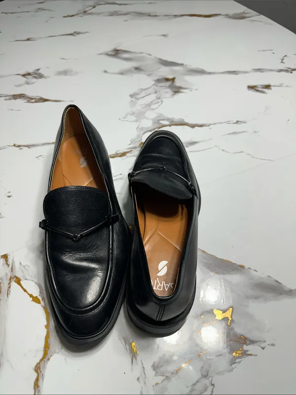 Classic Black Leather Women's Moccasins Size 10 - Image 11