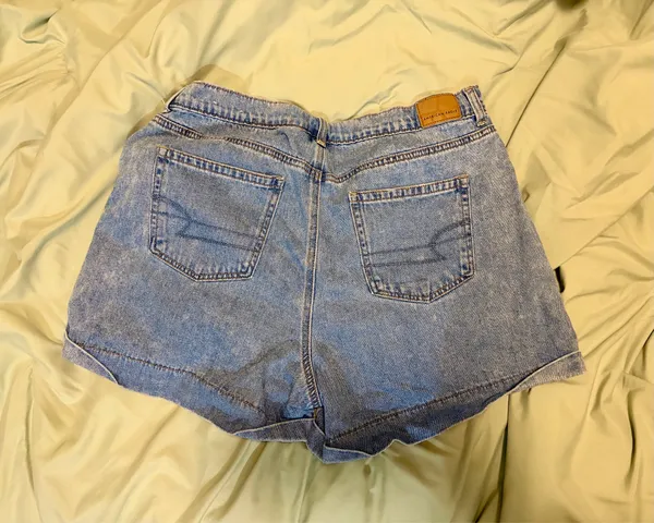 American Eagle Mom Jean Shorts - Image 4