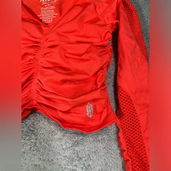 Free people FP Movement on the rise long sleeve later Red Ruched Active Top M/L - Image 5