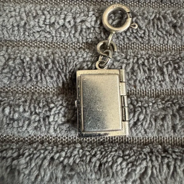 Source Unknown VTG Sterling Silver Flower Book Picture Locket Moveable Charm Pendant 2 Frames - Image 4
