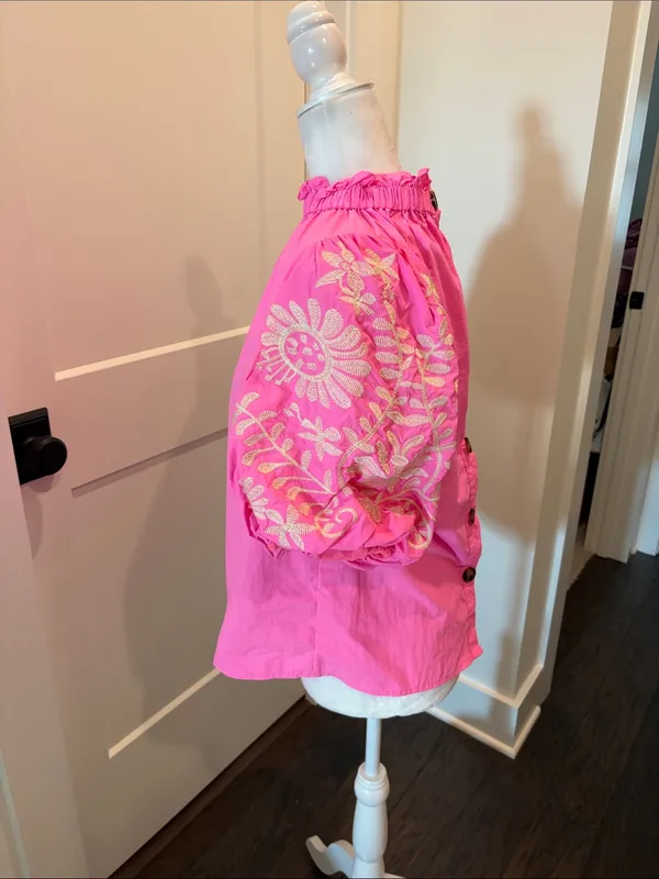 New With Tags THML Embroidered Puff Sleeve Top Sz S - Image 4