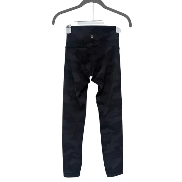 Lululemon Black Camo High-Rise Leggings Size xs - Image 5