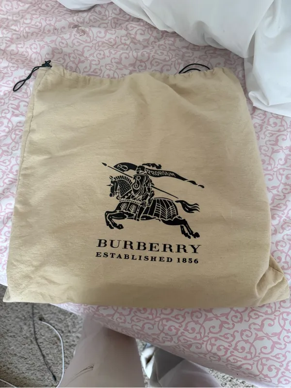 Burberry Cream Plaid Hobo Shoulder Bag - Image 4