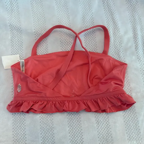 nwt free people movement ruffle sports bra size Large - Image 2