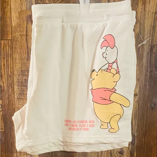 NWT Disney “Groovy Style” Winnie the Pooh shorts. Size 3XL - Image 2