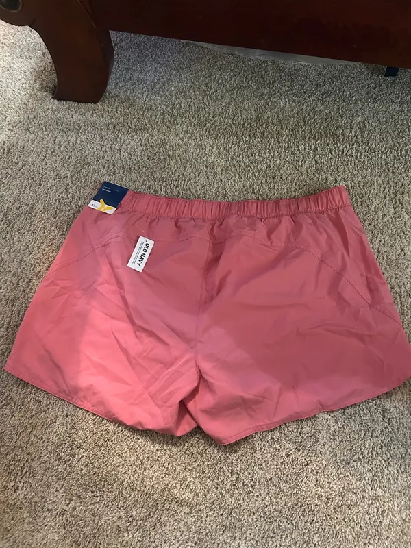 Old Navy Active Shorts - Image 4
