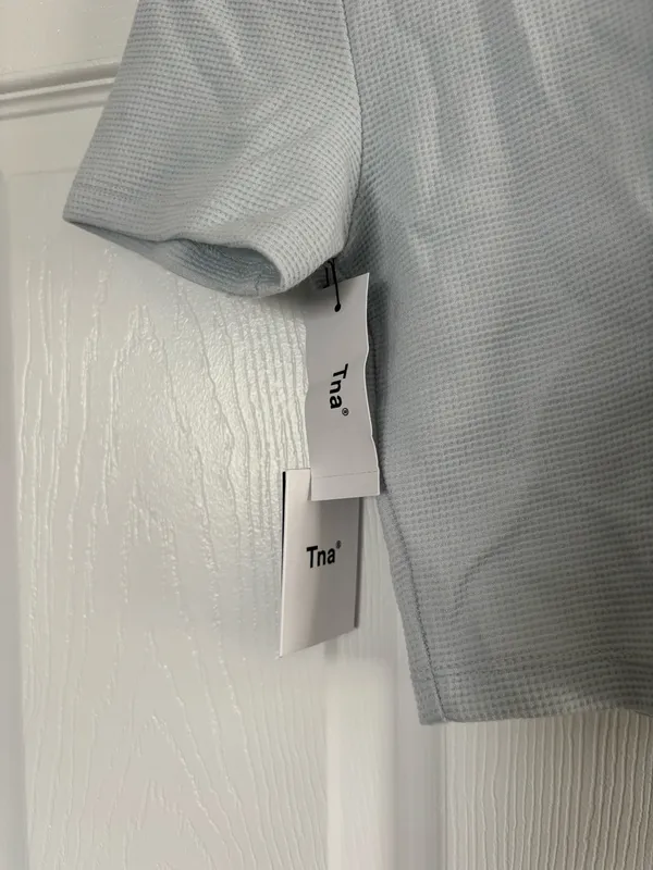 Aritzia TNA Top Crop - Image 2
