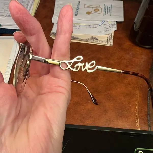NWOT LOVE aviator sunnies so cute and stylish they add flare to any outfit - Image 5