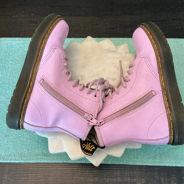 Dr. Martens 1460 Youth Pink Lace Up Combat Boots Side Zip Size 1 US - Image 4