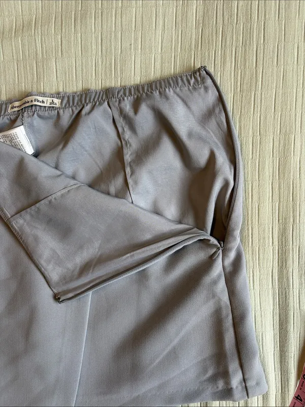 Abercrombie Light Gray Mini Skort - Image 7