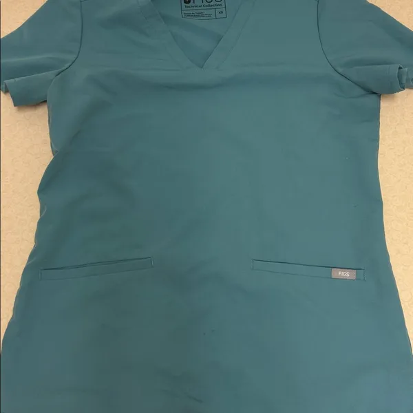 Figs Ocean Blue Scrub Top style FW1100 Size XS - Image 4