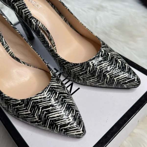Nine West Black and White Chevron 4” Inch Stilettos - Image 3