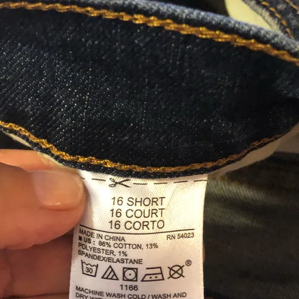Old Navy skinny jeans. Size 16 short. Worn twice. - Image 6