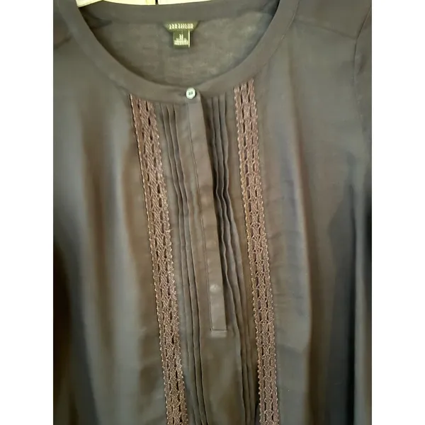 Ann‎ Taylor Navy Blue Crochet Lace Pintuck Pleated 3/4 Sleeve Blouse Top Medium - Image 2