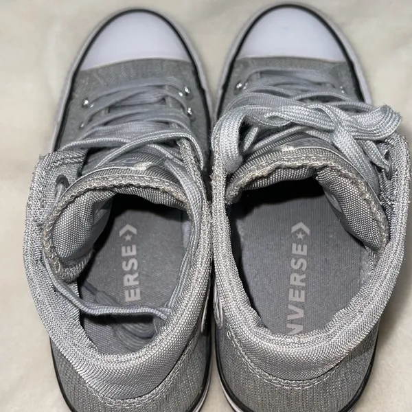 Converse shoes size 6 - Image 4