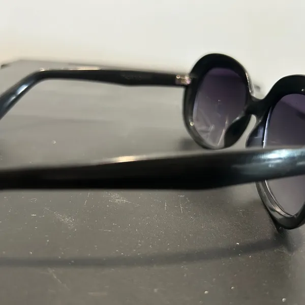 Black Sunglasses - Image 6