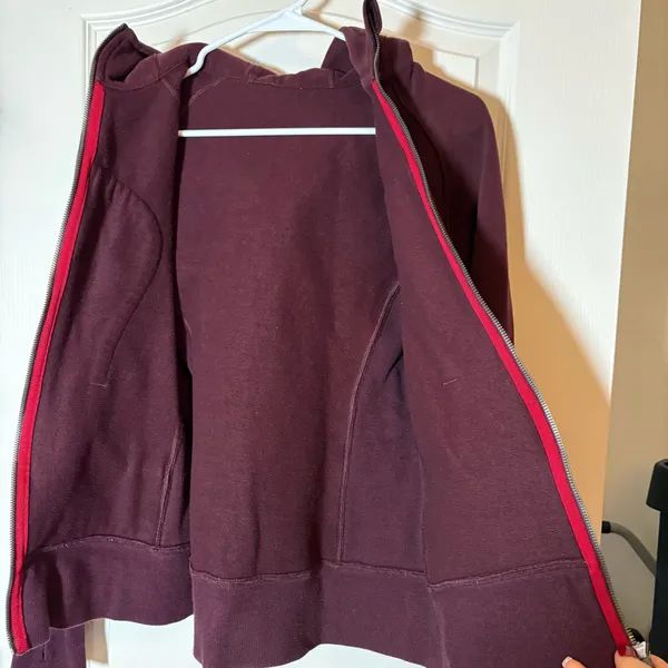 Lululemon Scuba Hoodie II. Size 8 Great Pre-loved Condition, VINTAGE Circa 2014 - Image 7