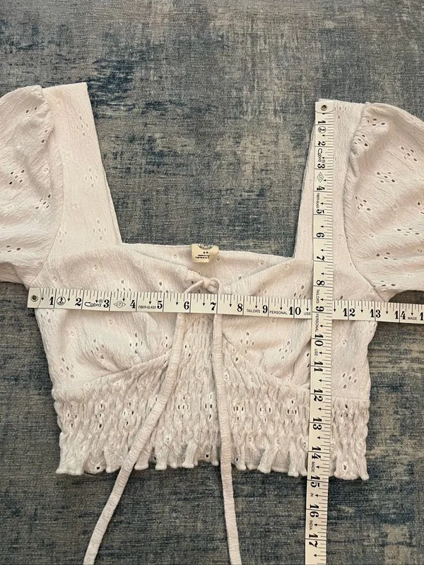 Altar'd State White Tie Front Eyelet Puff Sleeve Crop Top Women's Small - Image 5