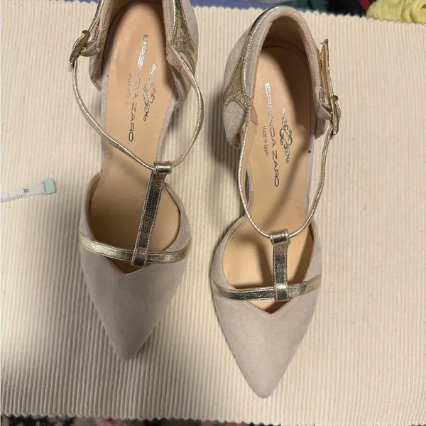 Brenda Zaro Elegant Tan and Gold Heels with Metallic Accents 7.5 - Image 7