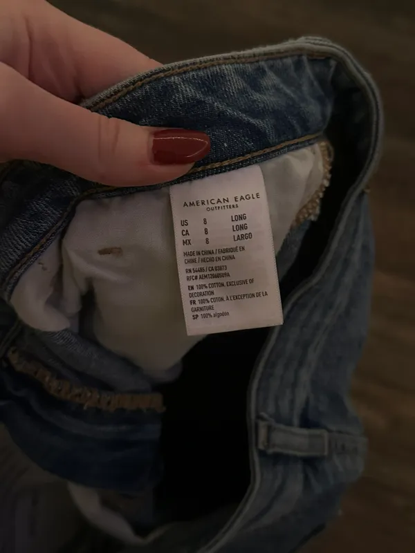 American Eagle Highest Rise Mom Jeans - Image 3