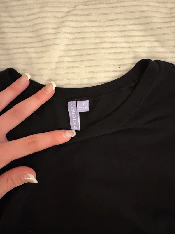 Black tee - Image 4
