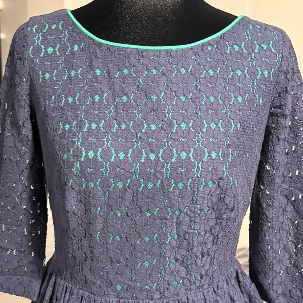 Lilly Pulitzer Navy Blue Green Lace Fit Flare Dress 3/4 Sleeve Keyhole Back 6 - Image 3