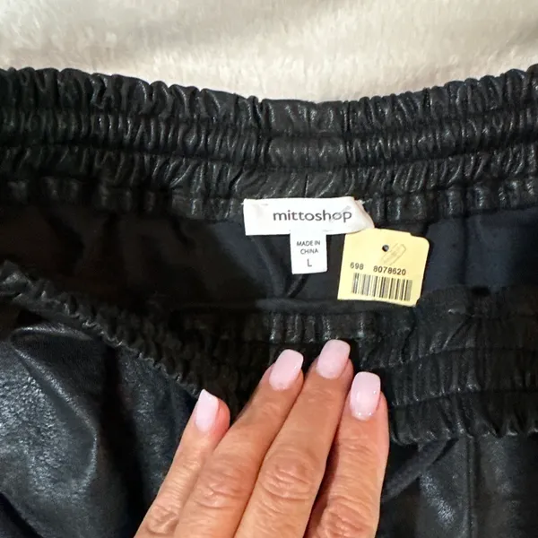 Mittoshop Faux leather shorts - Image 2