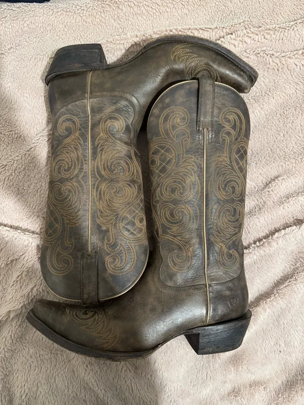 Bright Light Ariat boots  - Image 3