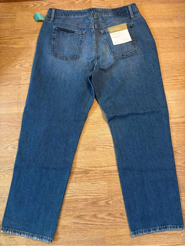 NEW Maurices curvy Legacy Fit Straight Leg Jeans - vintage inspired, Medium wash - Image 3