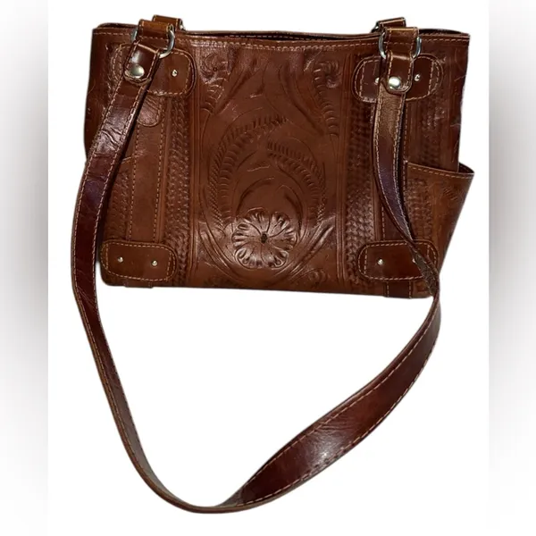 Vintage • Beautiful Embossed Leather Shoulder Bag • Made in Paraguay - Image 3