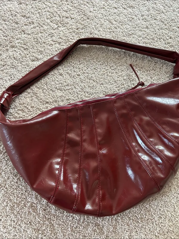 Croissant shaped crossbody bag - Image 4