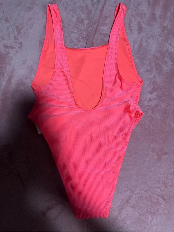 Aerie swim - Image 6
