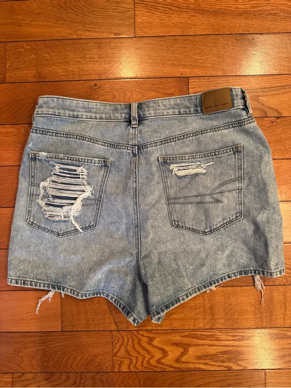 American Eagle Mom Short Distressed Denim Shorts – Size 12 - Image 7