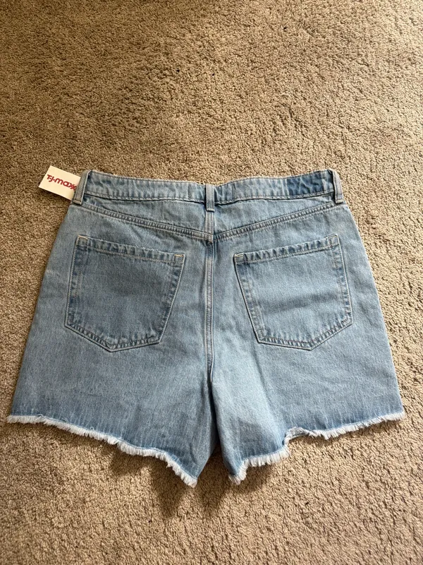 Hollister Jean Shorts - Image 2