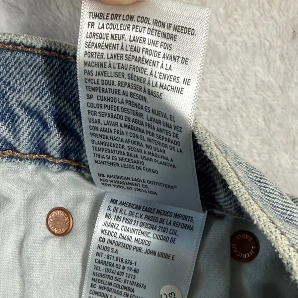 American Eagle Ex-Boyfriend Short Light‎ Wash Distressed Denim 000 23W 41979022 - Image 9