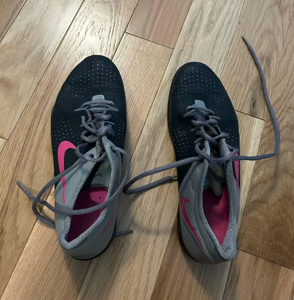 Nike Sneakers - Image 2