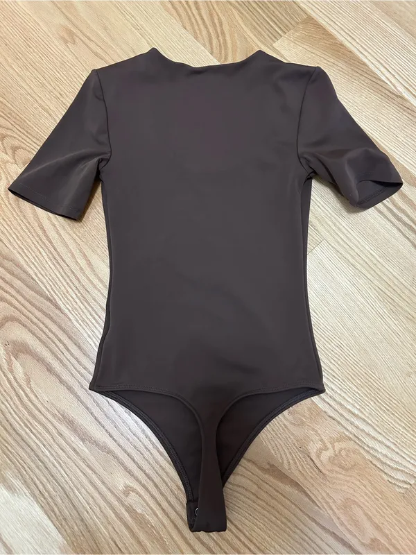Express Scoop Neck Brown Bodysuit - Image 3