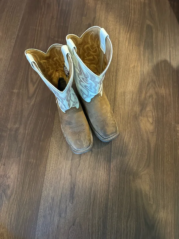 Cowgirl Ariat Boots - Image 2