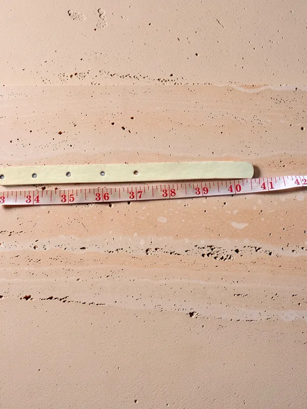 Elegant Cream Skinny Belt Gold Buckle Minimalist Y2K Style - Image 3